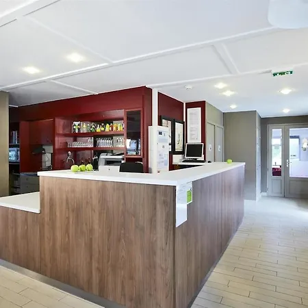 Отель Kyriad Direct Ouest - Zenith