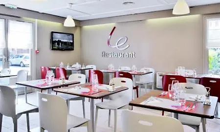 Отель Kyriad Direct Ouest - Zenith 3*