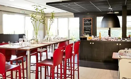 Отель Kyriad Direct Ouest - Zenith 3*