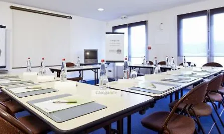 Отель Kyriad Direct Ouest - Zenith 3*